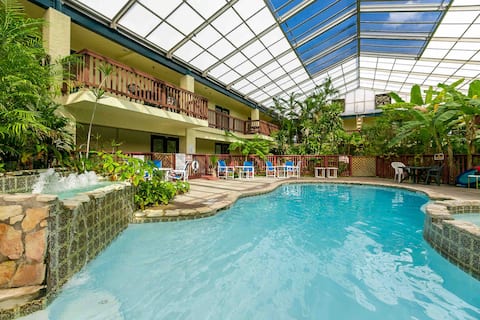 Entire Beach Condo with Heated Pool and Hot Tub!