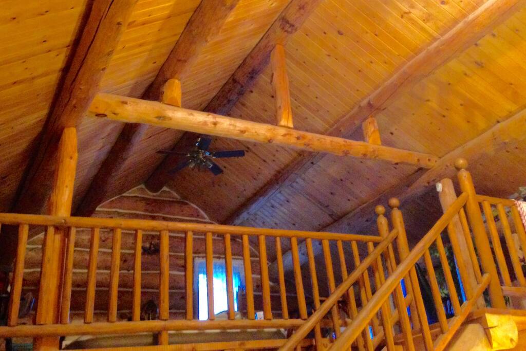 Loft with 2 queen sized beds