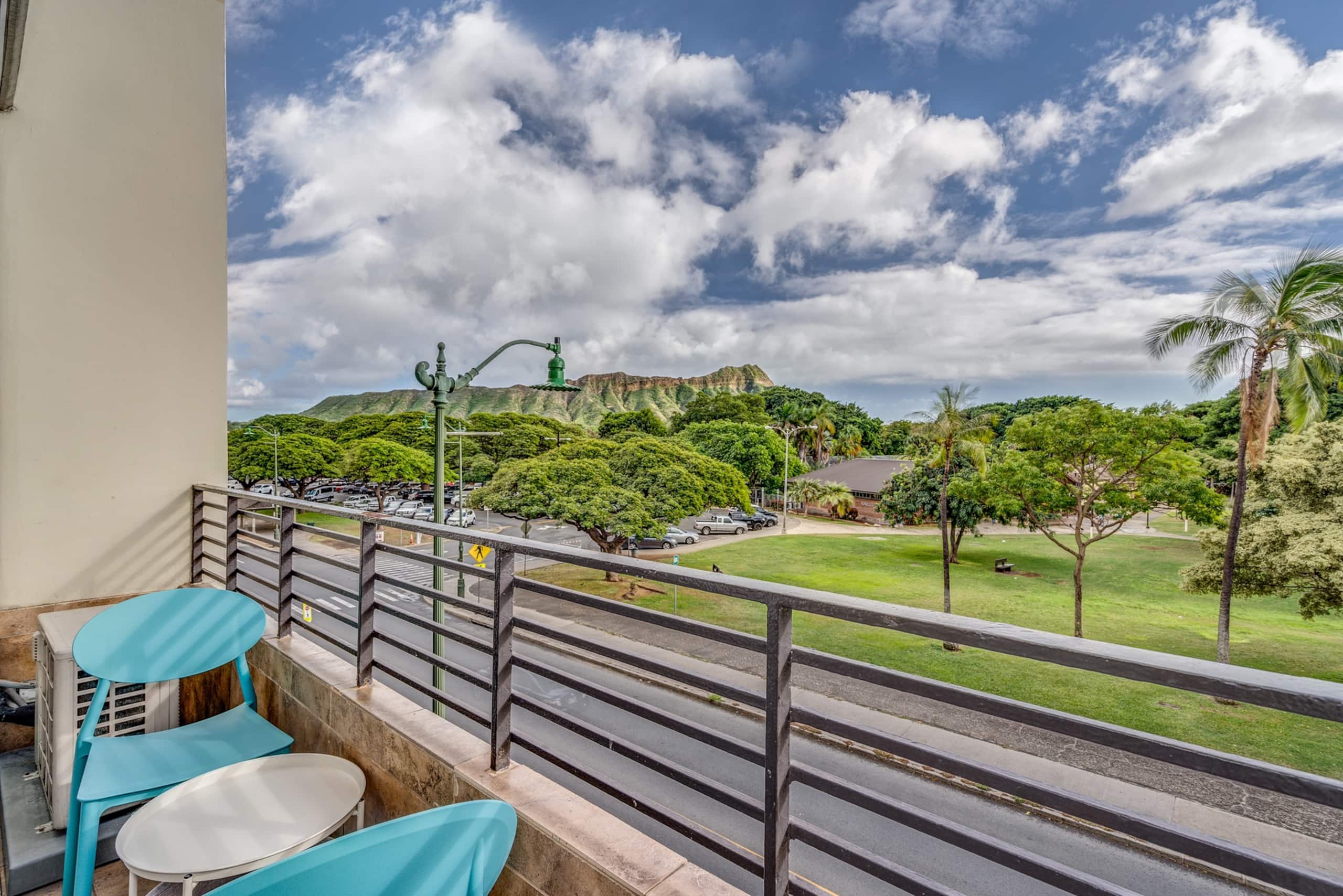 Waikiki Bungalow - Image 14