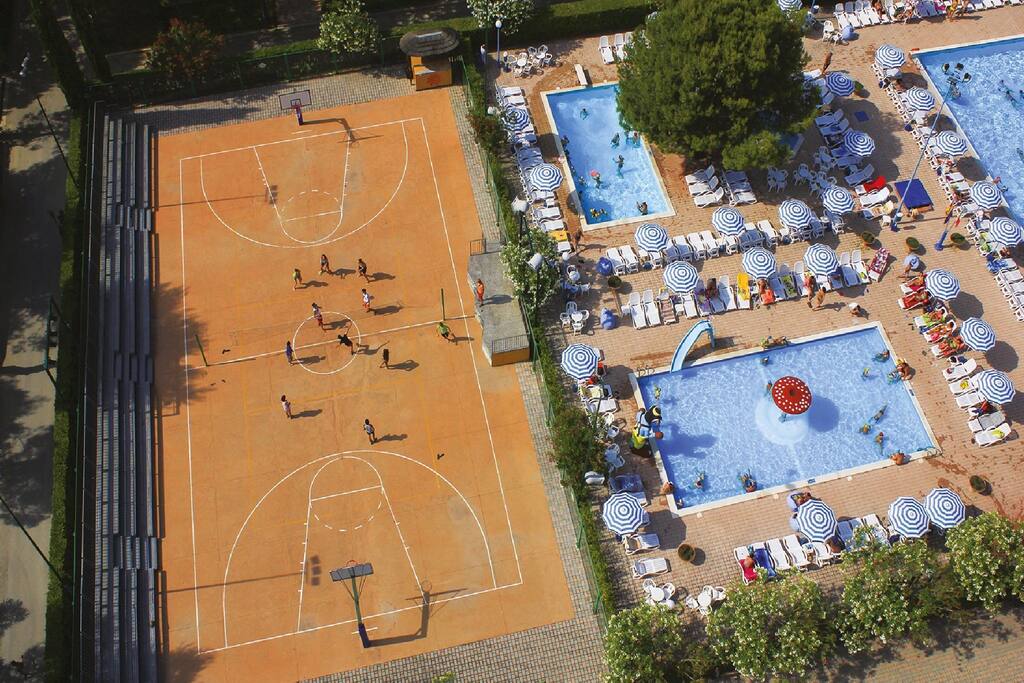 Holiday Home Swimming Pool