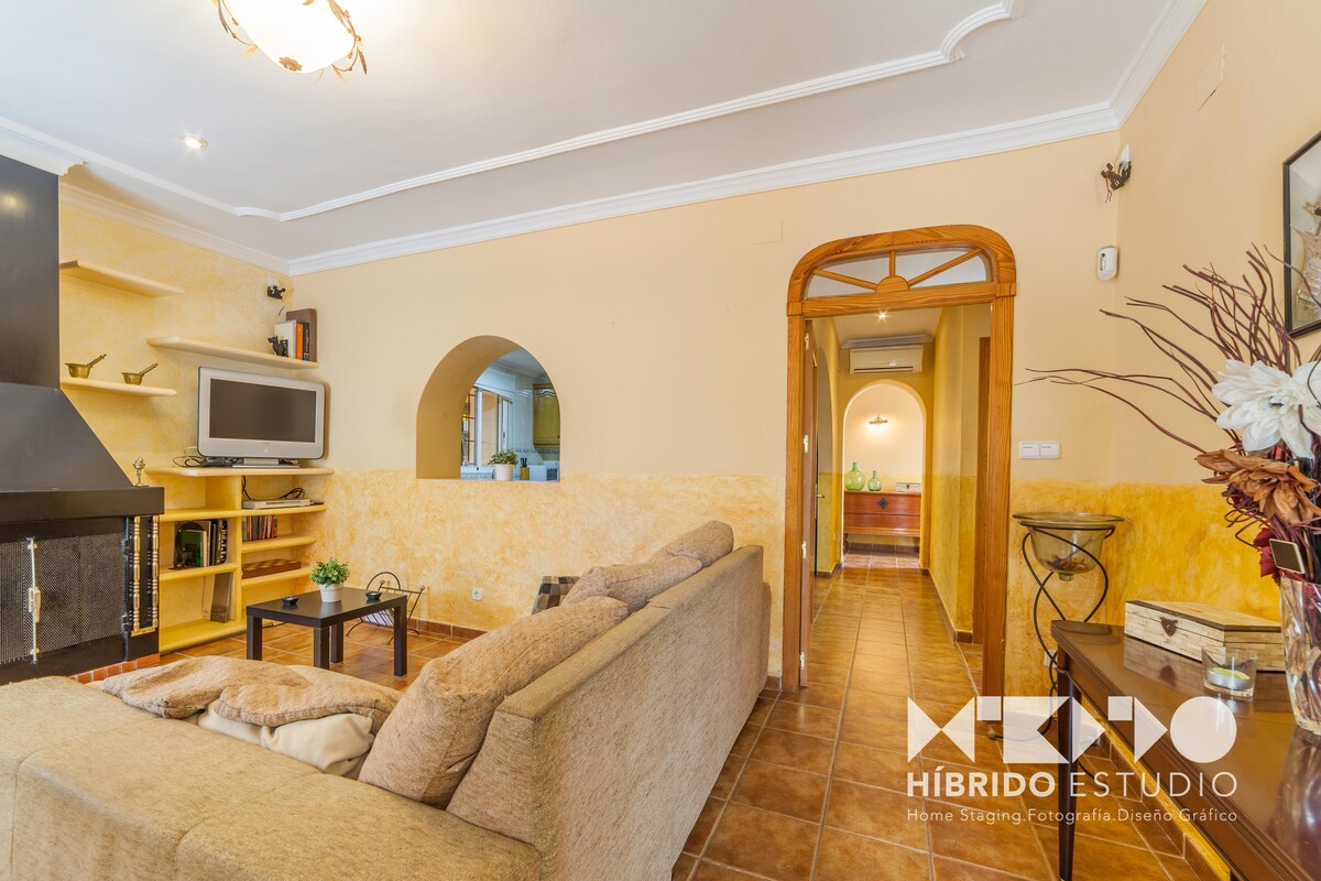 Propiedad de Airbnb exitosa: Chalet surrounded by orange trees, an oasis of tranquility. en Orihuela