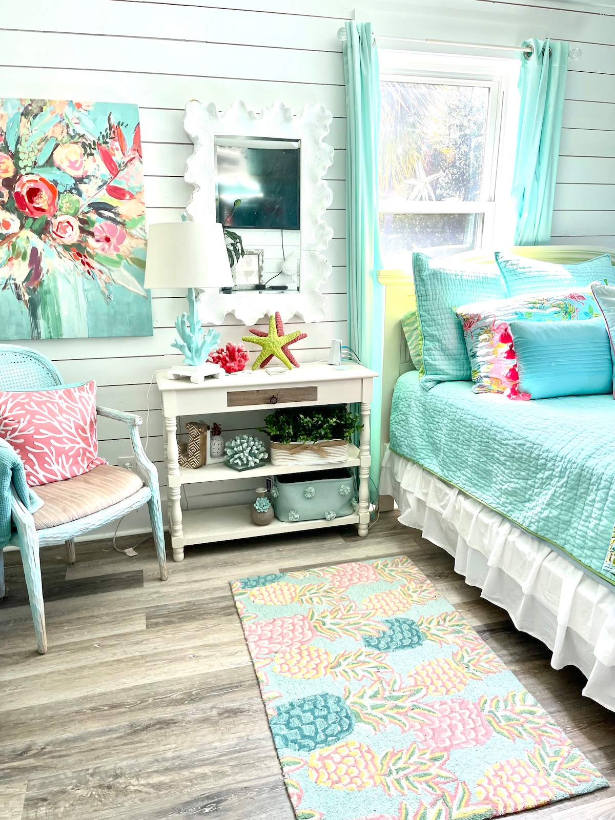 主卧配备标准双人床