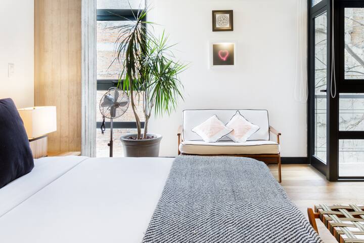 Explore Roma Norte from an Industrial-Chic Apartment gallery image 4