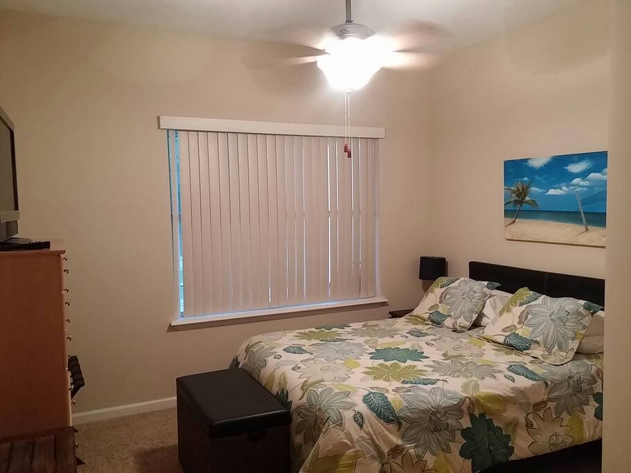Memory foam mattress, TV with Amazon firestick, nightstands and dresser. Quiet & peaceful sleep