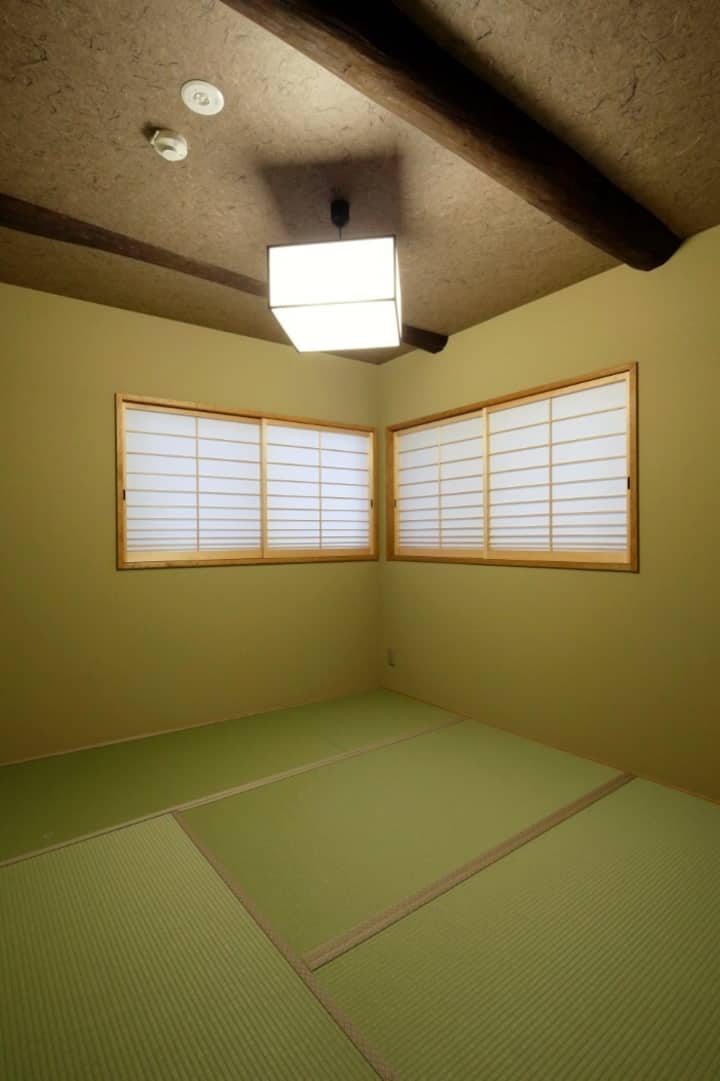 Chumba kidogo cha mtindo wa Kijapani kwenye ghorofa ya 2 bila futoni. 