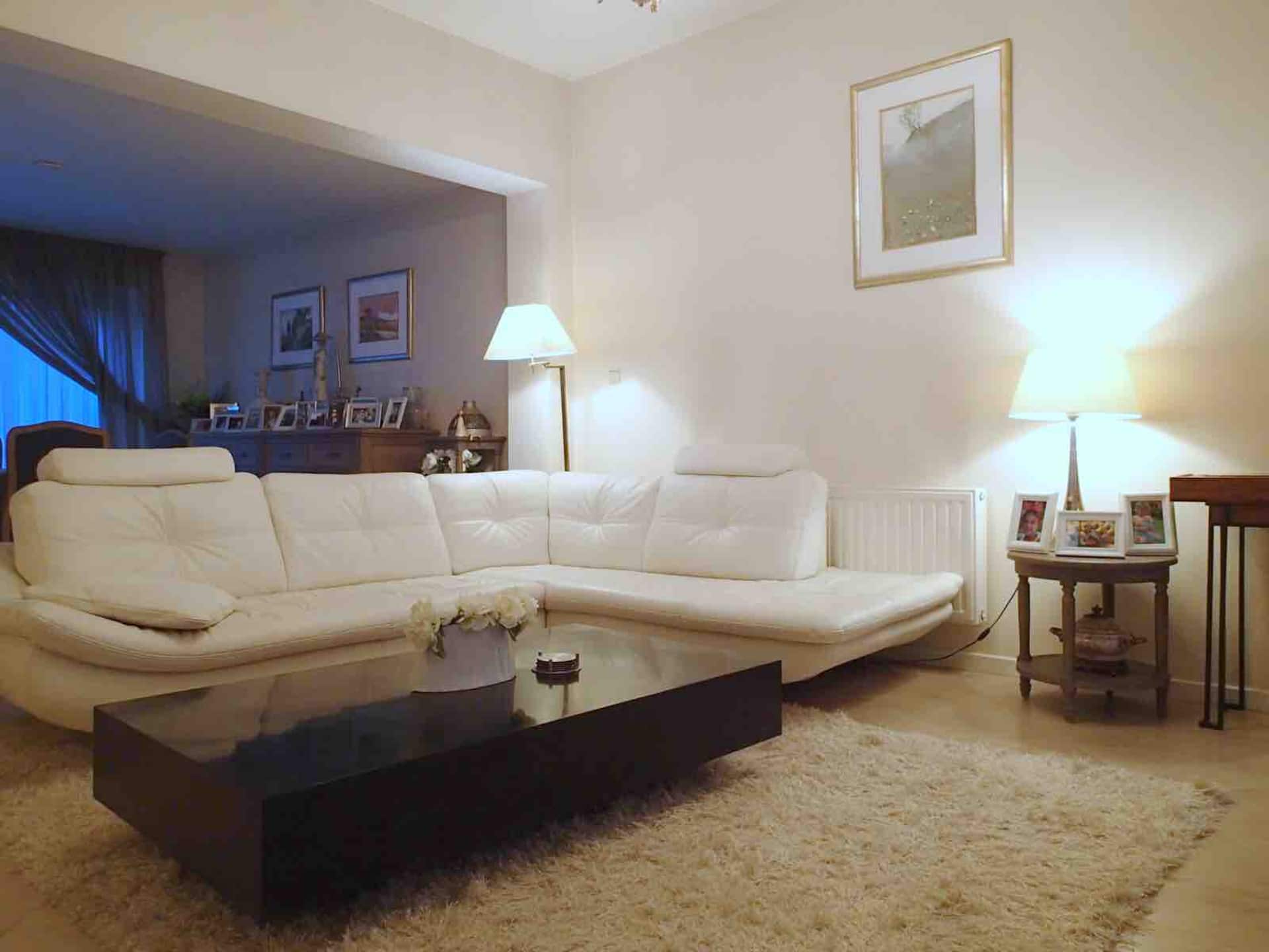 5000Sqfeet/3floors+studio/3parking/nearcity/garden