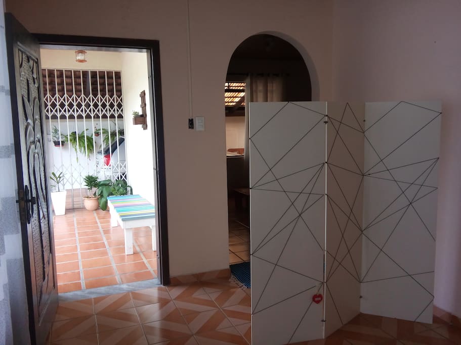 porta de entrada acesso a primeira sala