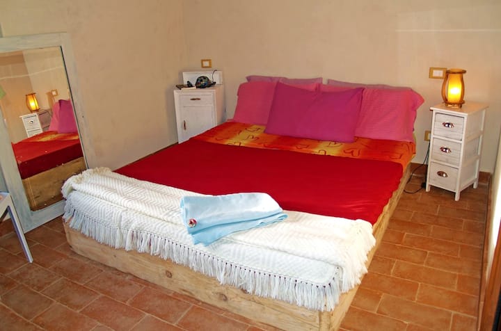 Cama de madeira artesanal