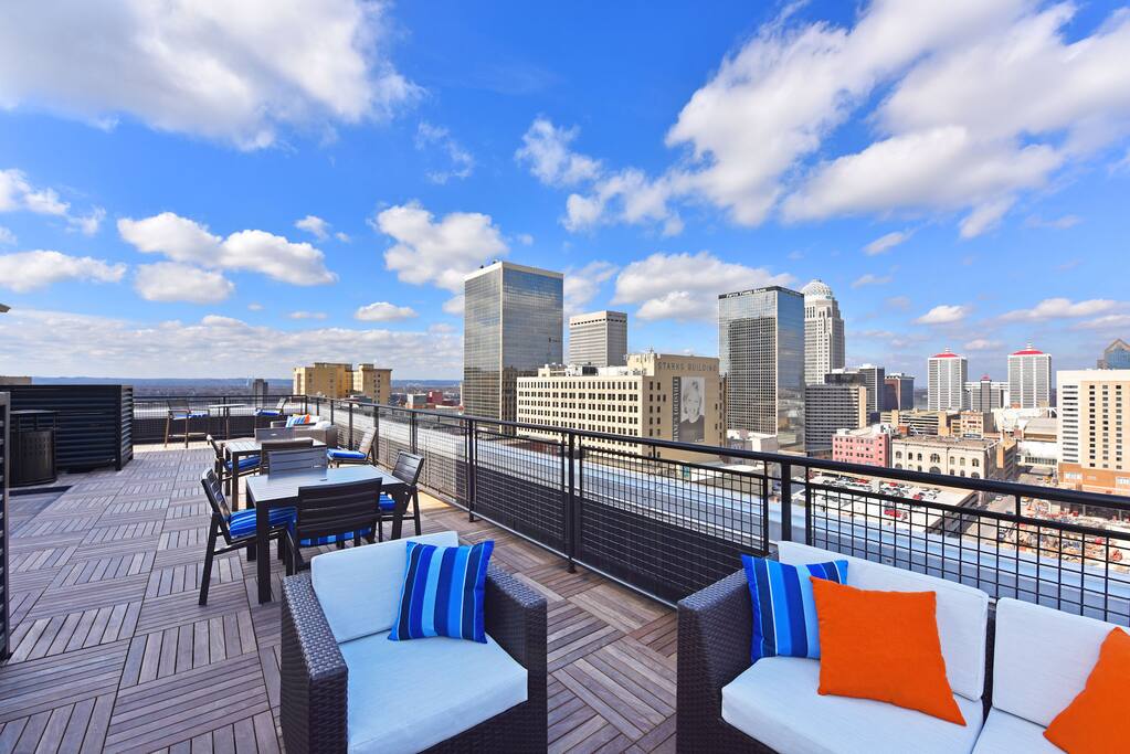 Comfortable, chic, and a great place to laugh with friends and family. Who will you share this view with?