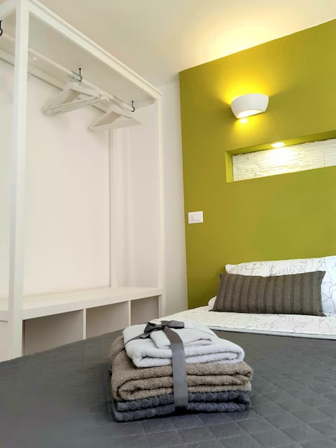 Top Airbnb: Villanova - Lovely Place - 2 double room + 2 bath a Cagliari