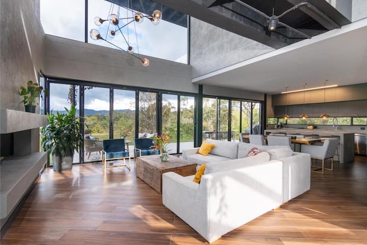 Amazing Lakefront House & Casita