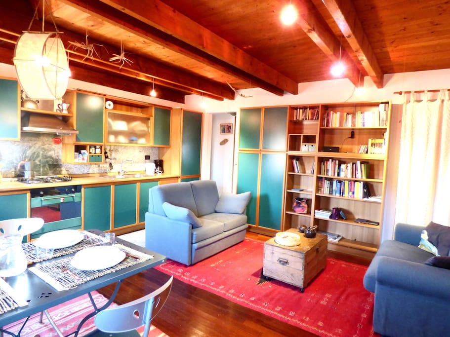 Sitting/dining room