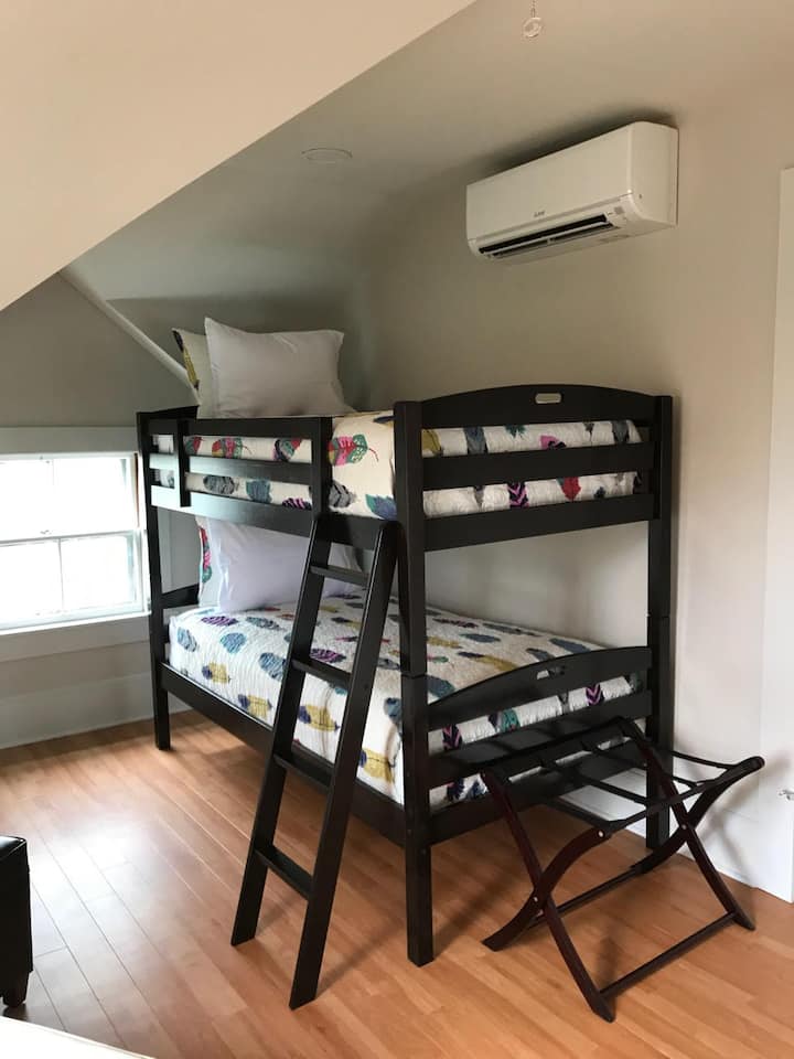 მე-3 სართული ორსართულიანი საწოლები