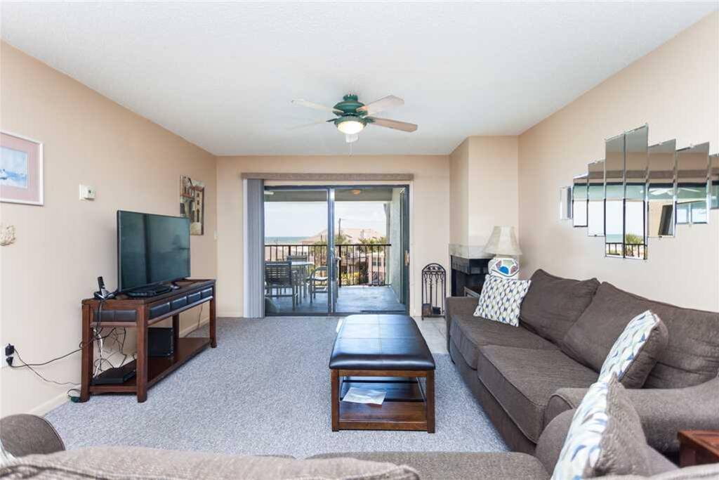 Living Room with Gorgeous Views - You’ll swoon when you see the spectacular views from this living room.