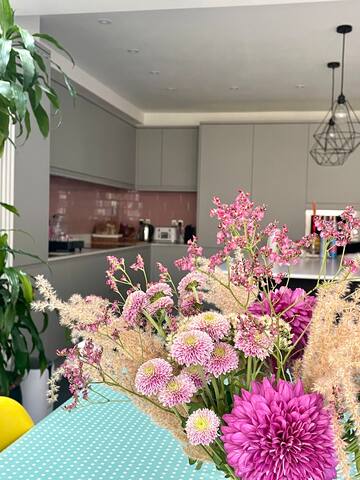 Family house with indoor swing Clapham/Brixton gallery image 5