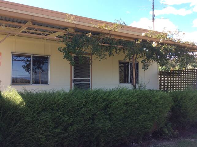 Rosemary's Cottage Whorouly