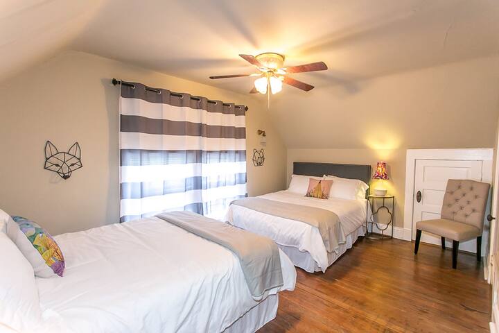 Large Chic Guest Suite in Downtown KC