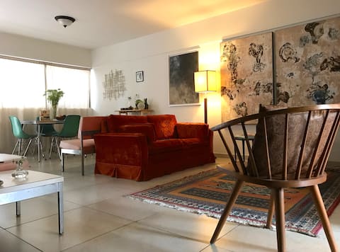 10 min.FromBorder, Cozy, clean, good neighborhood.