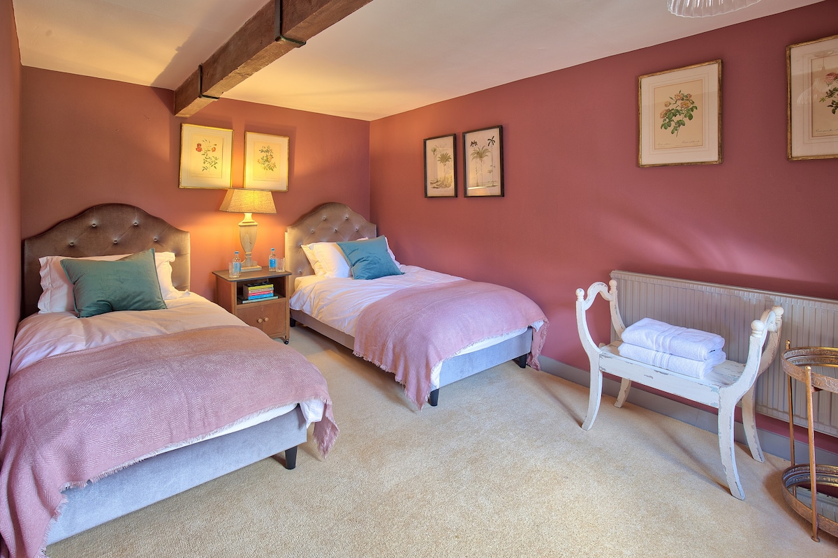 Spavaća soba s 2 odvojena kreveta (može biti Super King)