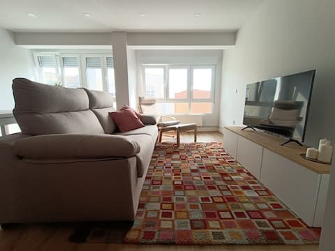 Popular Airbnb listing: Beautiful New Downtown Apartment in Santander in Santander
