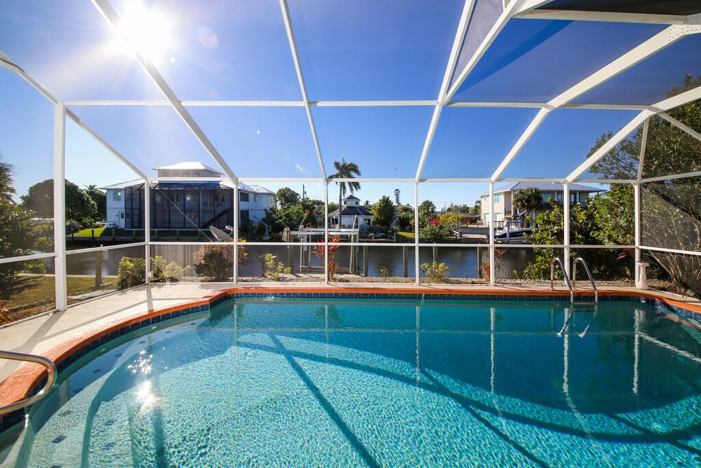 Pool that overlooks the water