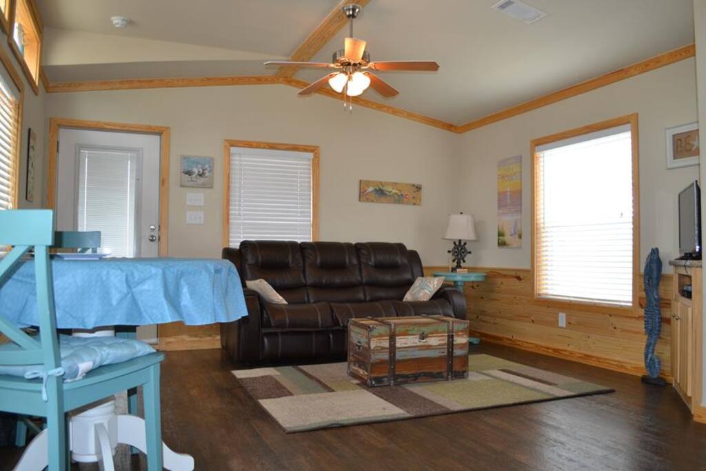 LR has a queen sized sleeper sofa with plenty of room to spare.
