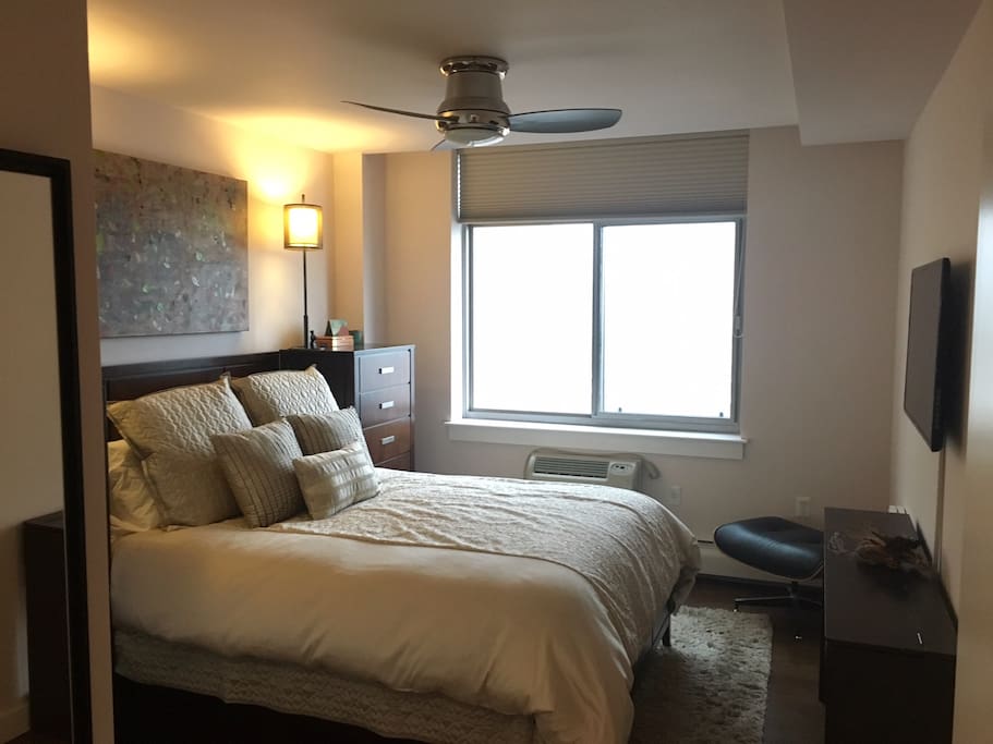 Sunny, Private Bedroom2