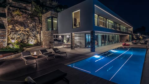 BARONESA HILLS TO HER HOLIDAY HOME IN DOURO