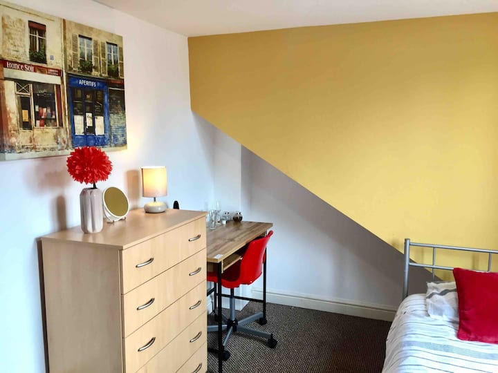 Summerfield House Single Room Townhouses for Rent in West Midlands