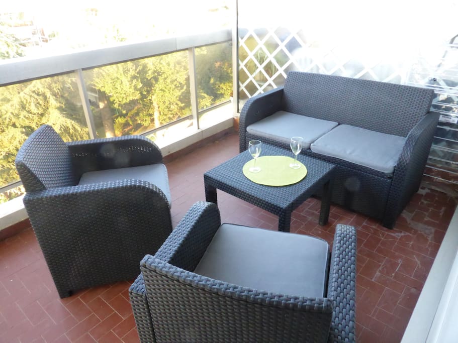 Terrasse avec salon de jardin