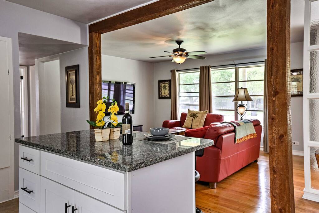 The home has 2 bedrooms, 1 bathroom and sleeps 4.
