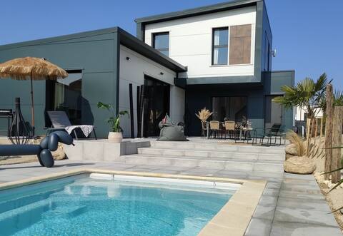 Villa Pampa heated pool