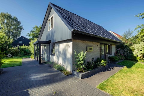 Friesgroen – Nature & water with sauna & fireplace