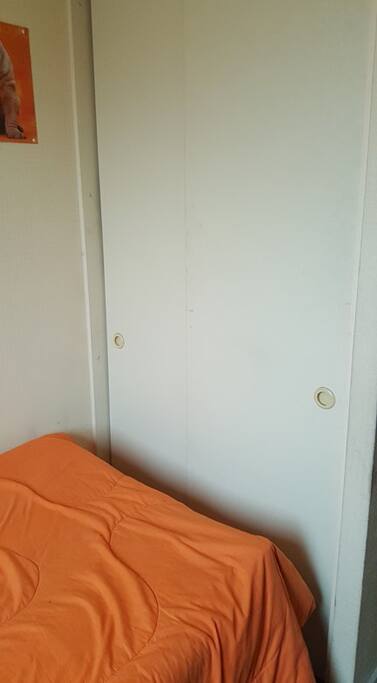 Habitación con Cama de 1 Plaza + escritorio + closet