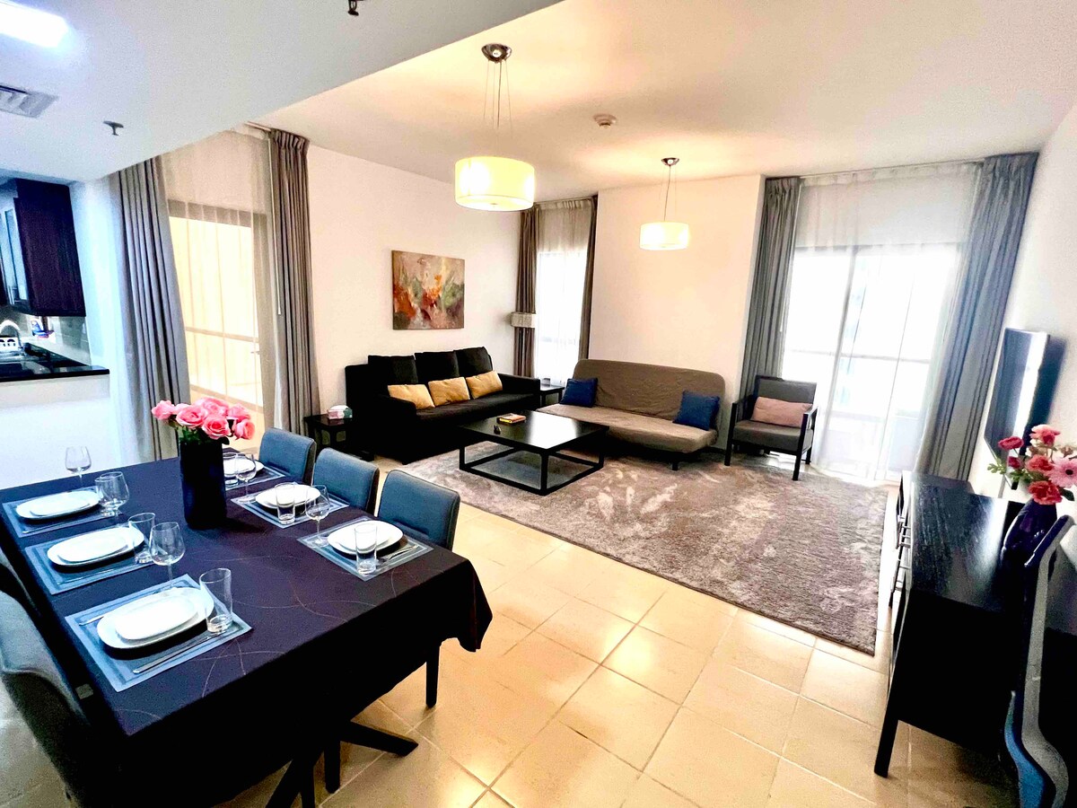 Popular Airbnb listing: Comfortable and spacious apt. Clise to the beach in Dubai