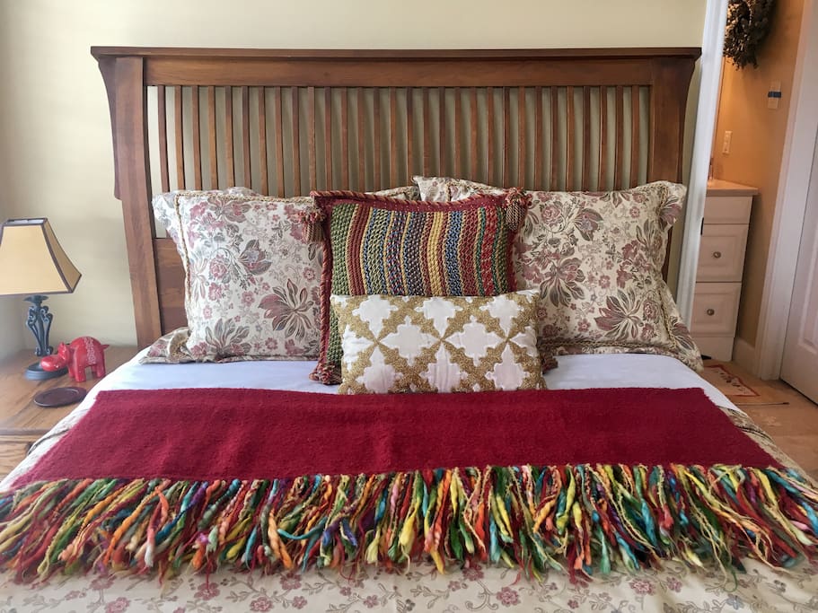 Comfortable Queen size bed.