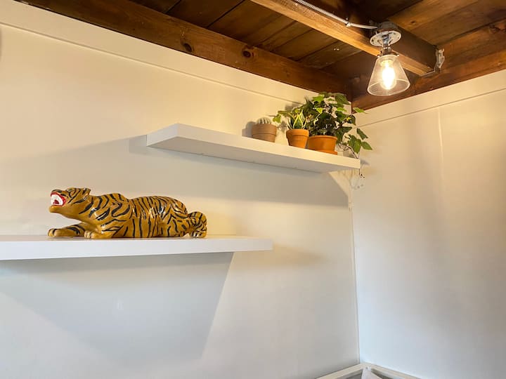 Backyard Artist Studio Near Plaza - Kansas City, MO