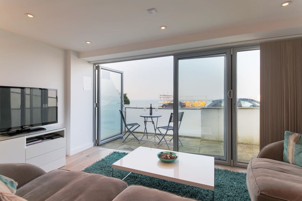 Living area looking out over Fistral Beach