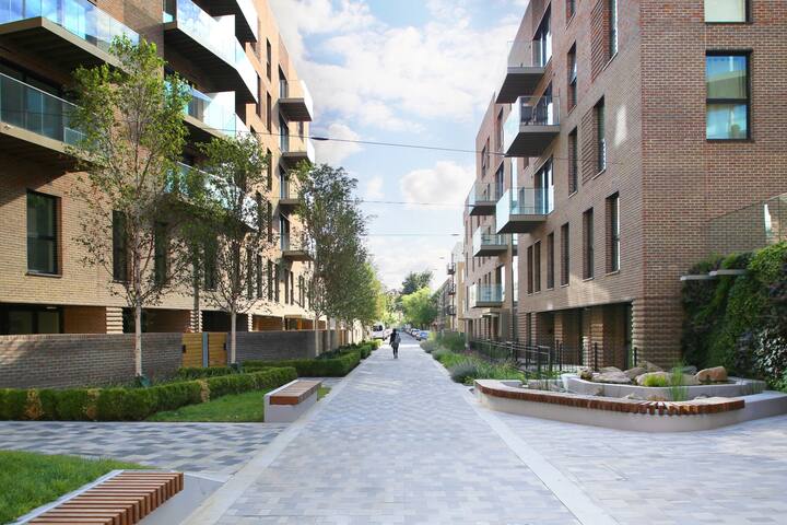 London Zone 1 new luxury garden apartment.