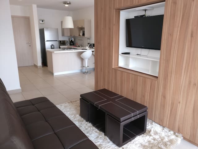Alameda Downtown Apartment, 1102