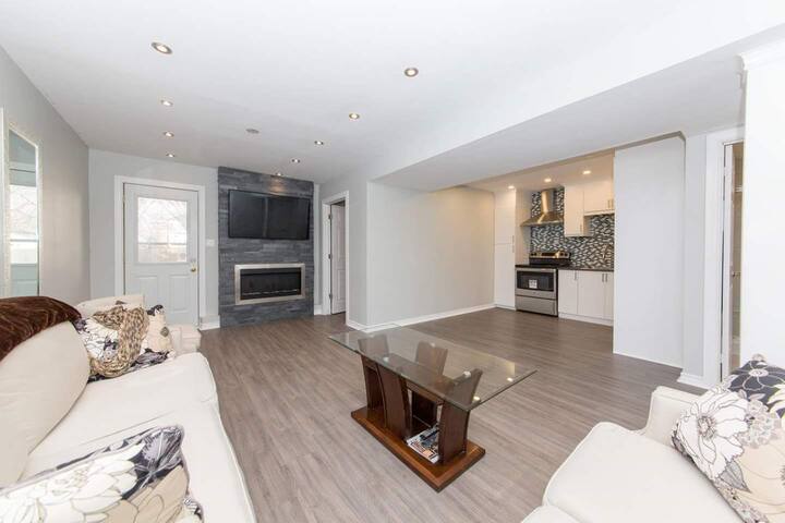Beautiful and modern space seconds from HWY 401