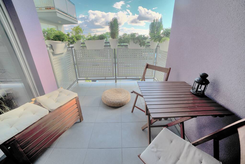 Relaxing area - balcony lounge