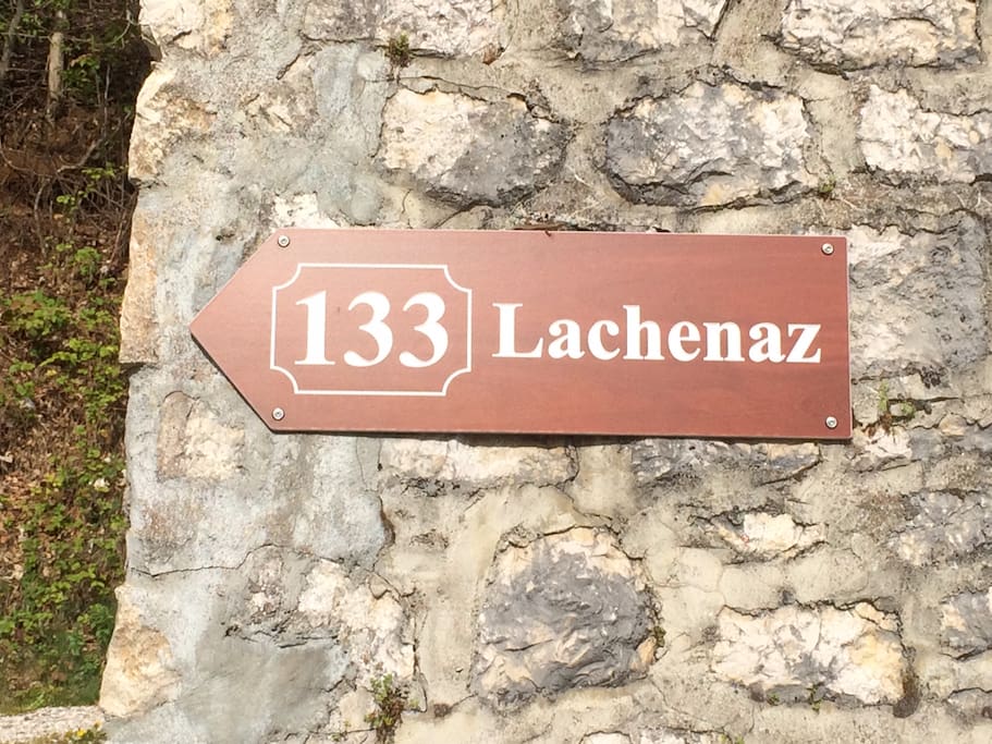 A mi-chemin entre Annecy et Genève, et après quelques virages, vous voici arrivés à votre lieu de séjour...