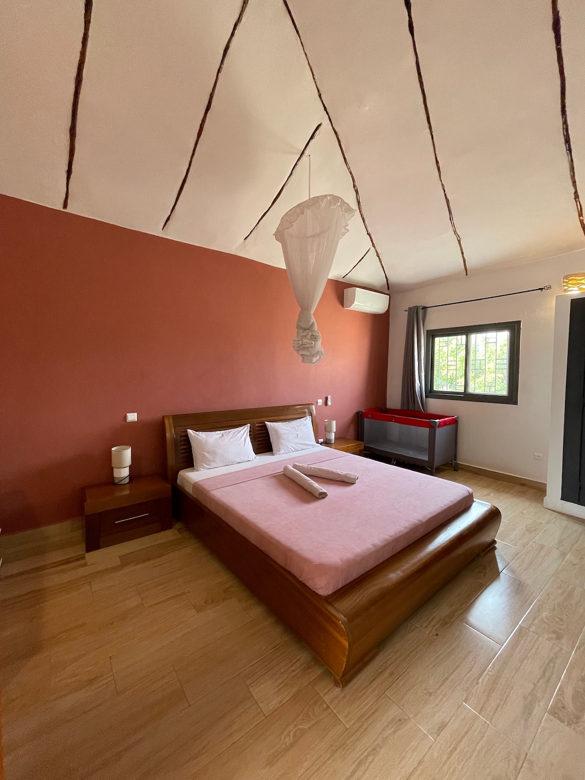 საძინებელი 1