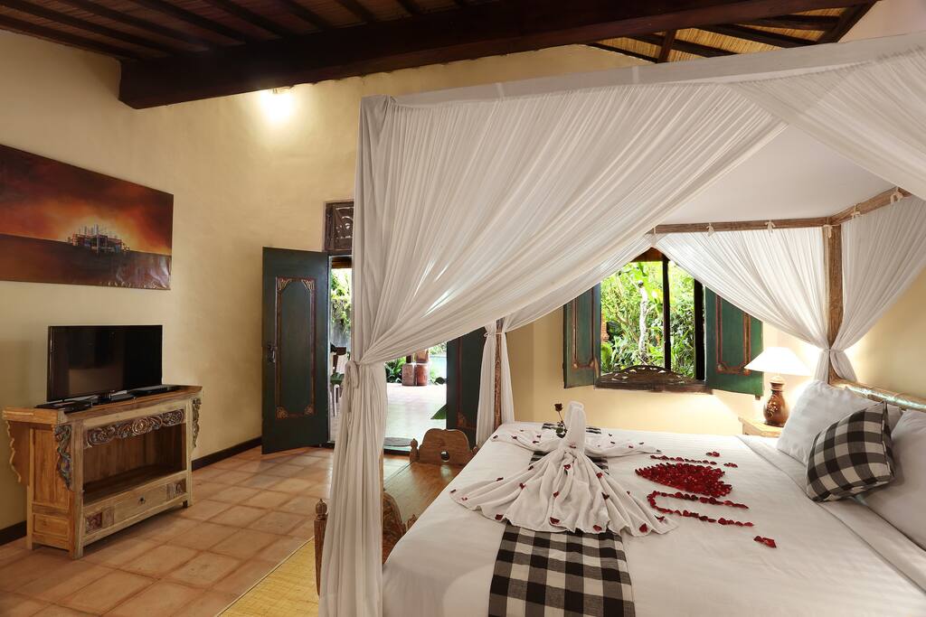 Honeymoon Room