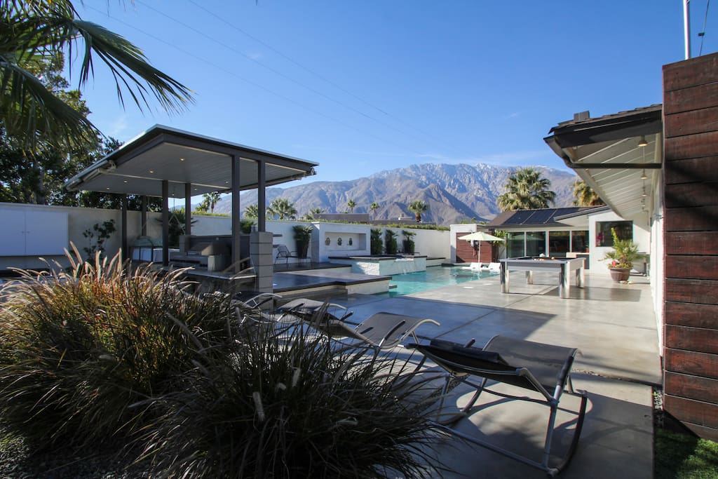 Back yard pool patio - with BBQ, 8 loungers, pool/ping pong table