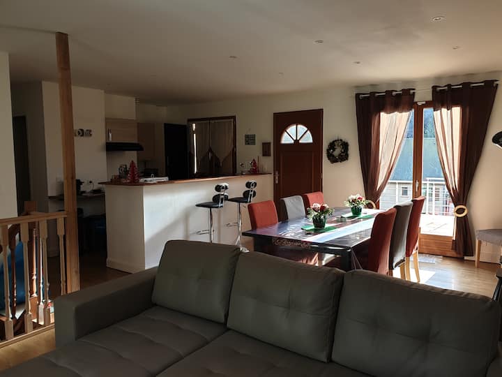 ห้องนั่งเล่น/ห้องรับประทานอาหาร/ห้องครัว