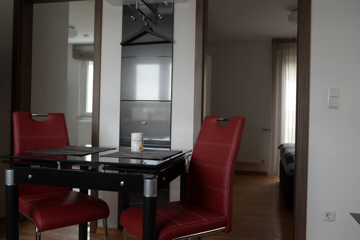 Wohnung Nr. 2 - 2,5 Zimmer Obergeschoss Wohnung - Neckarsulm