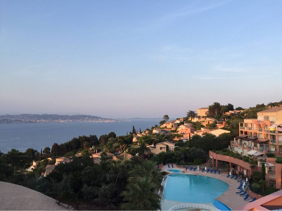 Top Floor, with sea and pool view