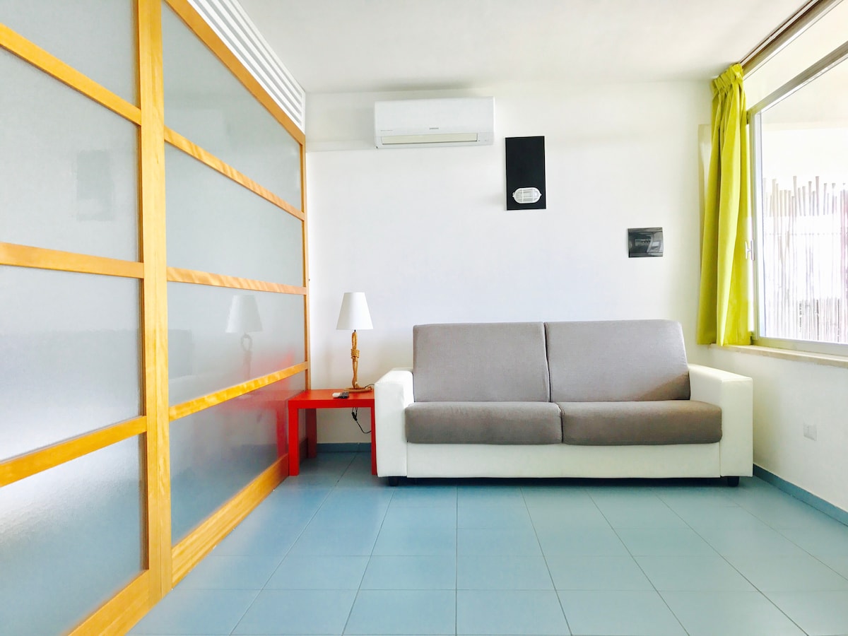 Top Airbnb: First row Seaview apartment on Lungomare Galilei in Gallipoli